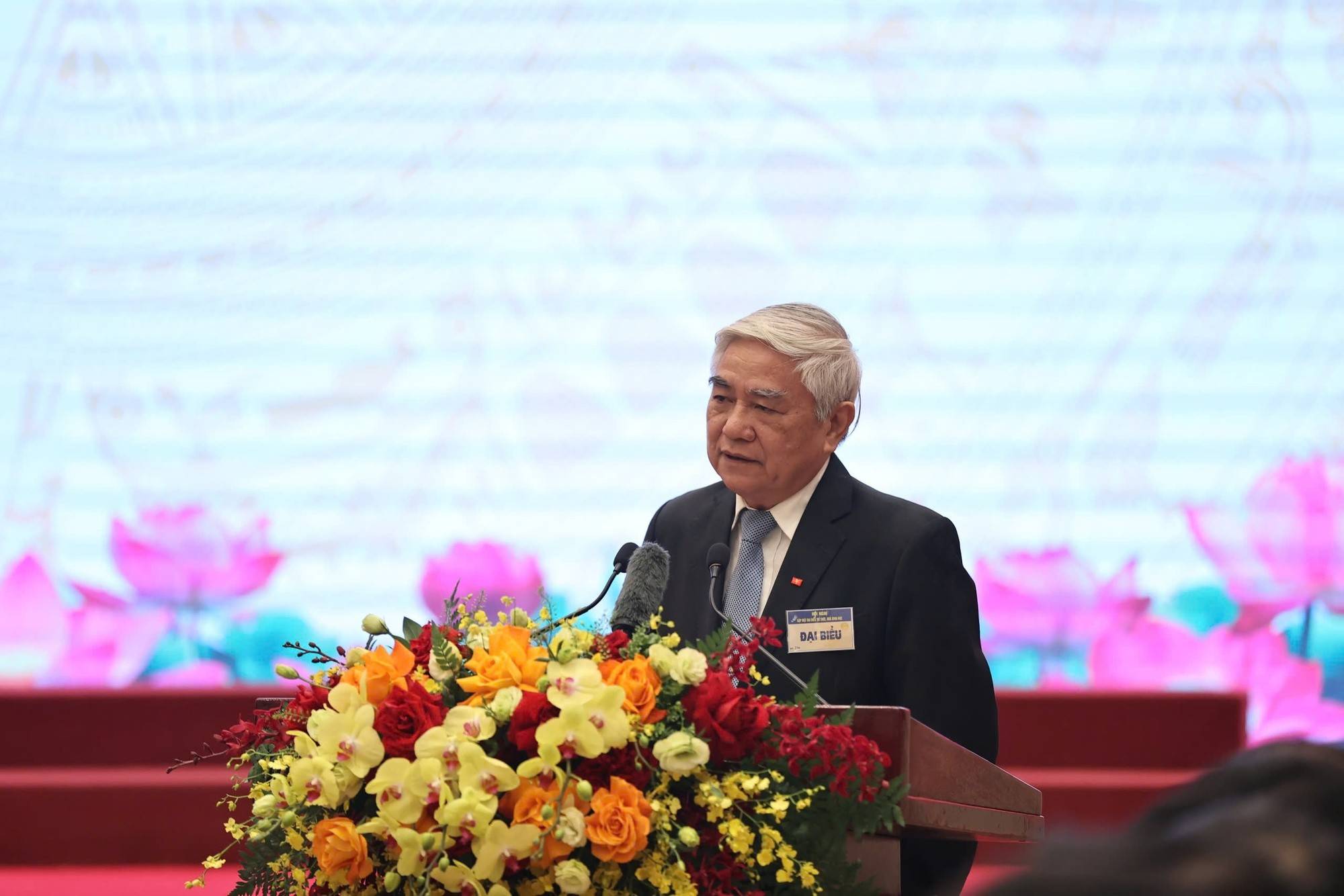 TS. Nguyễn Quân, nguyên Bộ trưởng Bộ KH&CN, Chủ tịch Hội Tự động hóa Việt Nam, tham luận tại Hội nghị - Ảnh: VGP/Vũ Phong