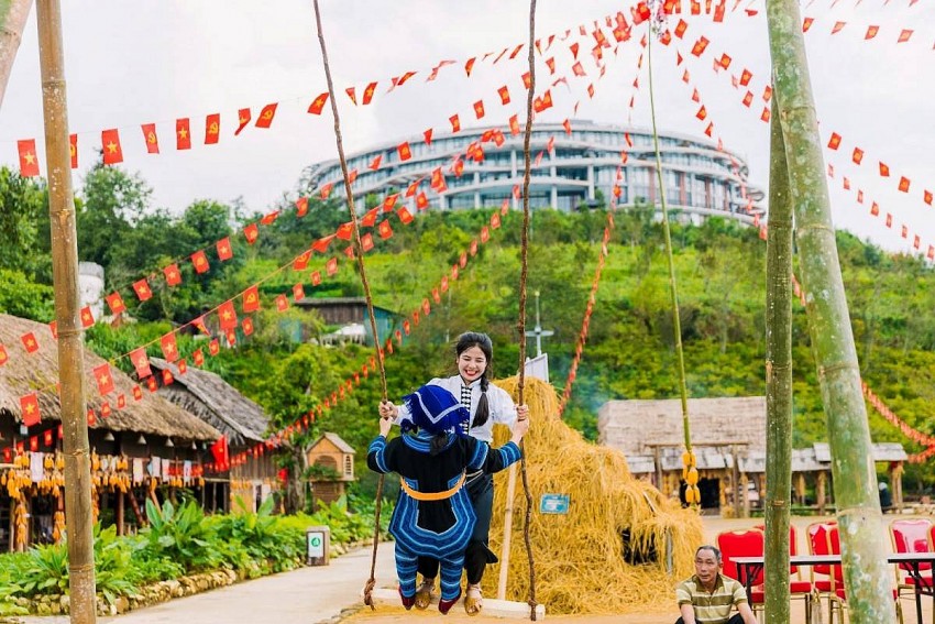 Du lịch Lào Cai đặt mục tiêu đón 10 triệu lượt khách trong năm 2025 Du lịch Lào Cai đặt mục tiêu đón 10 triệu lượt khách trong năm 2025