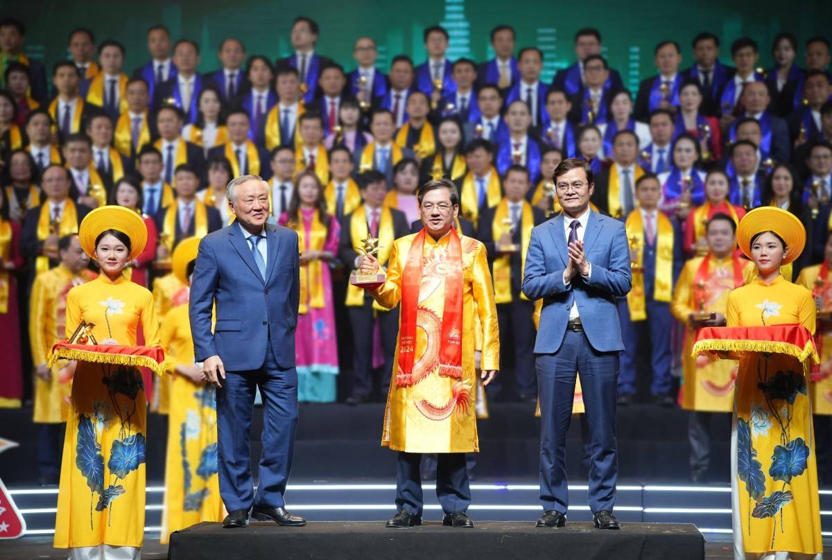 BIDV dươc vinh danh Top 10 “Sao Vàng Đất Việt” năm 2024