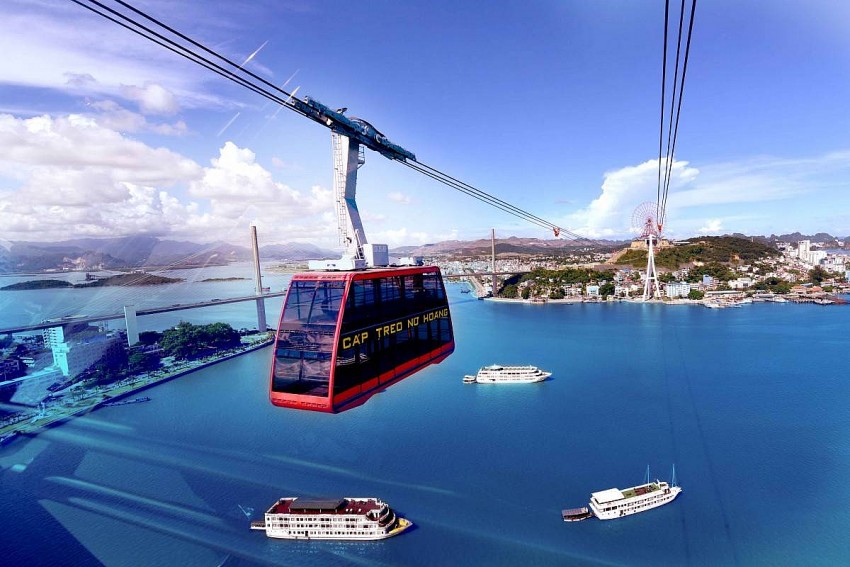 Tạp chí Mỹ chọn Vịnh Hạ Long là điểm đến dành cho người tuổi Tý năm 2025