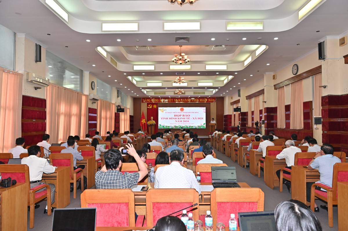 Khánh Hòa tiếp tục đạt tăng trưởng kinh tế ấn tượng với GRDP tăng 10,16% Khánh Hòa tiếp tục đạt tăng trưởng kinh tế ấn tượng với GRDP tăng 10,16%