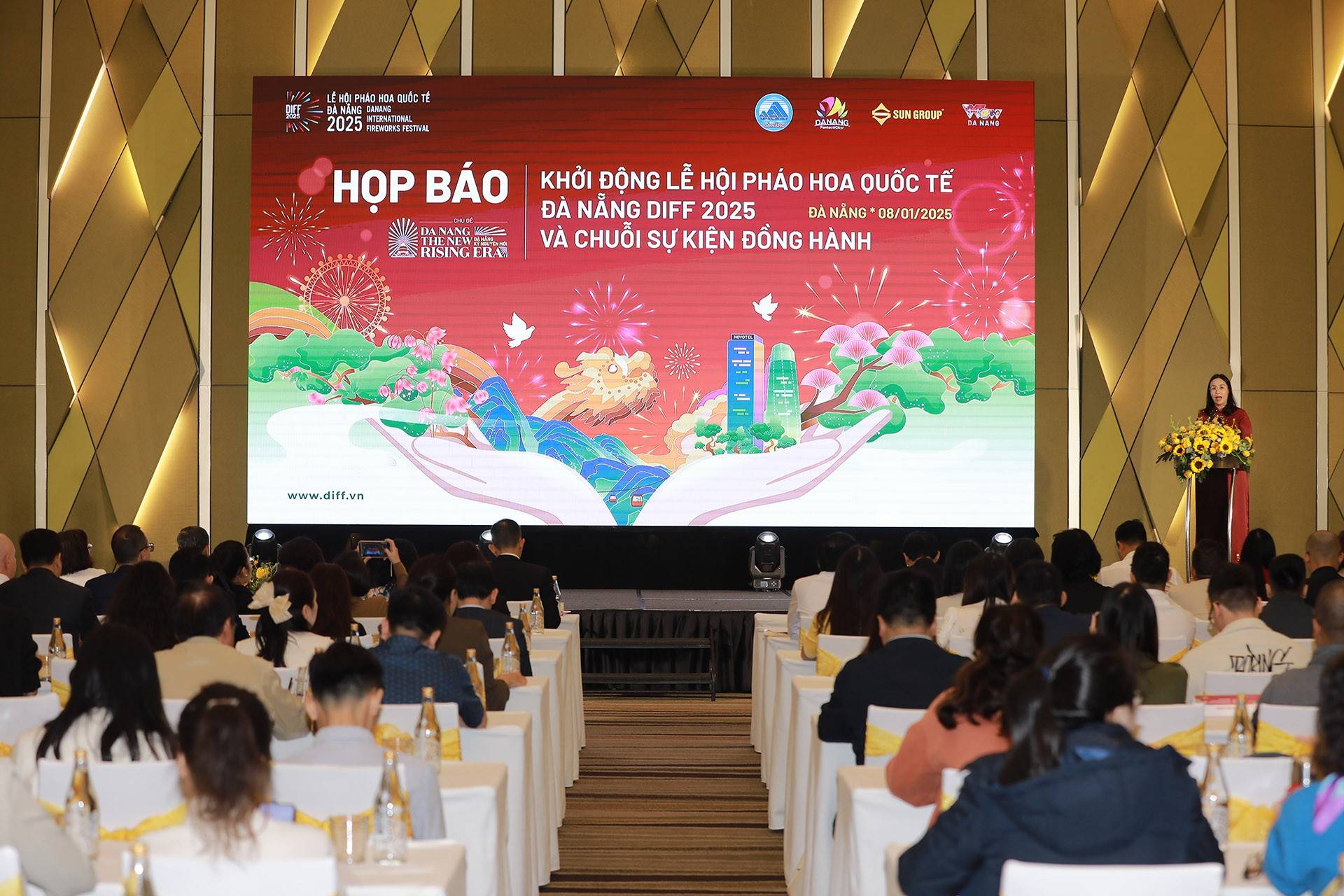 Toàn cảnh buổi Họp báo khởi động Lễ hội Pháo hoa quốc tế Đà Nẵng (DIFF) 2025. Đà Nẵng: Khởi động Lễ hội Pháo hoa quốc tế Đà Nẵng 2025
