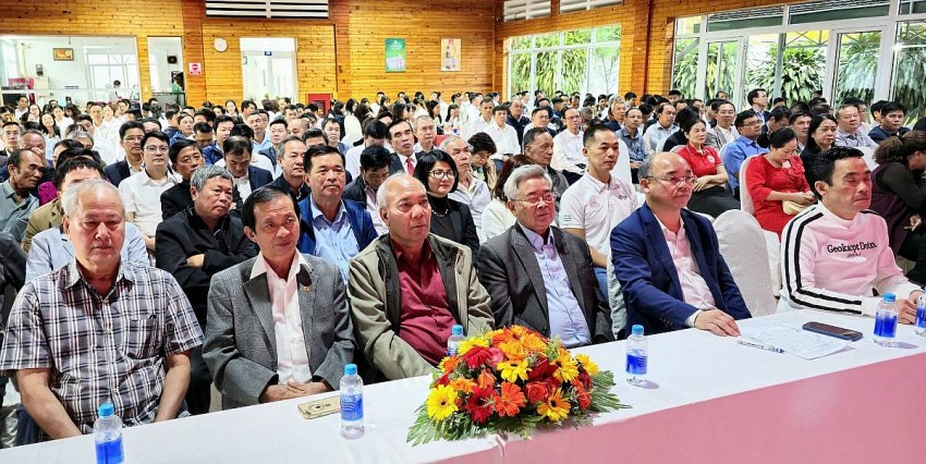 Các đại biểu tham dự hội nghị