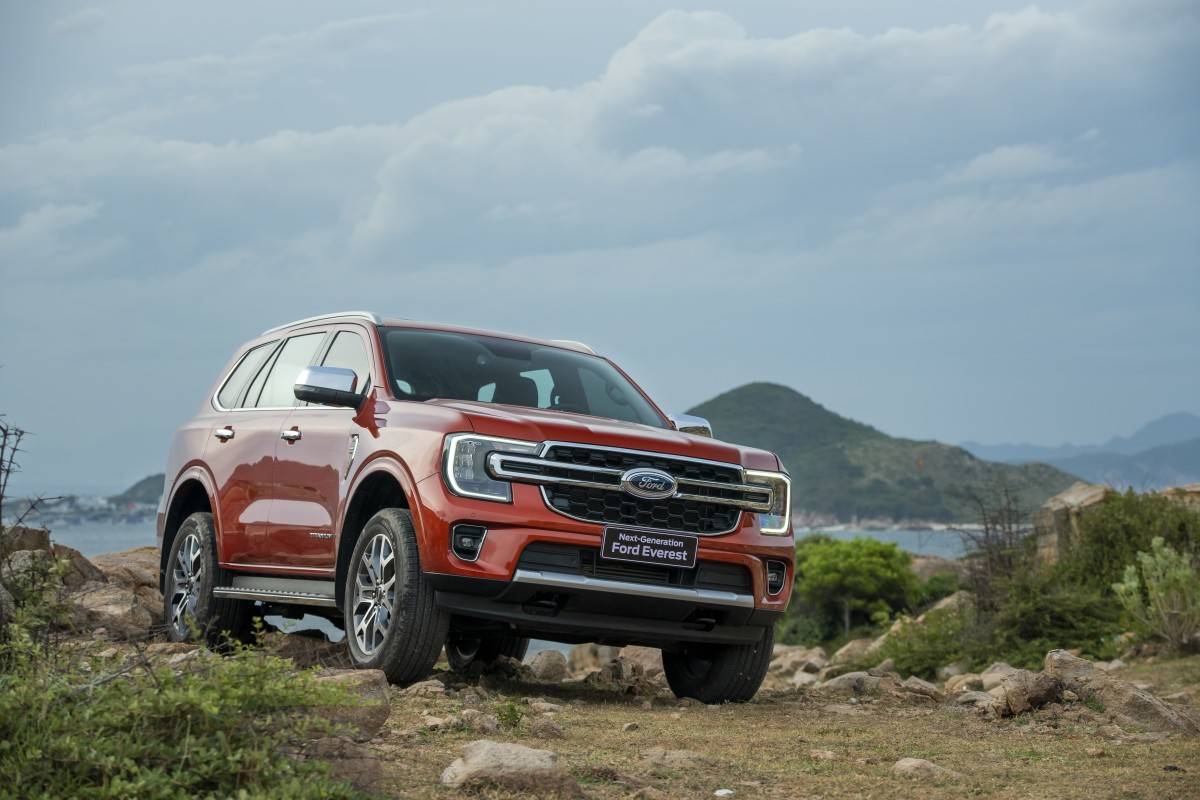 Ford Everest giữ vững vị trí dẫn đầu phân phúc SUV hạng trung