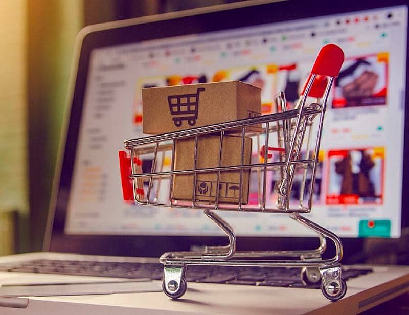 Không có chuyện giao dịch thương mại điện tử bị thu thuế 10%