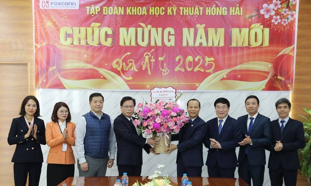 Lãnh đạo UBND tỉnh Bắc Giang thăm và chúc Tết doanh nghiệp FDI