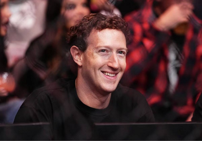 Tỷ phú Mark Zuckerberg chỉ trích Apple:  Tỷ phú Mark Zuckerberg chỉ trích Apple: ''Họ chỉ sống dựa vào thành công quá khứ''