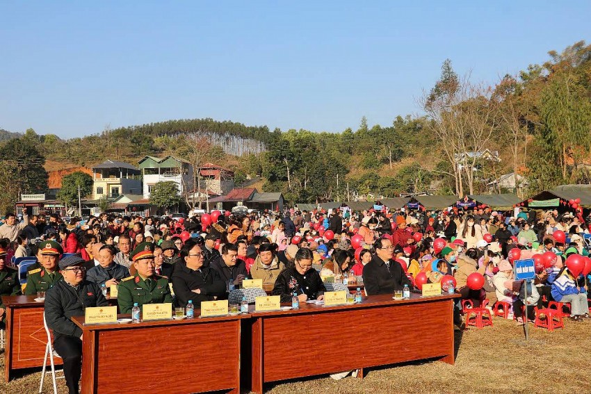 Hơn 1,8 tỷ đồng được trao cho trẻ em huyện Tràng Định, tỉnh Lạng Sơn