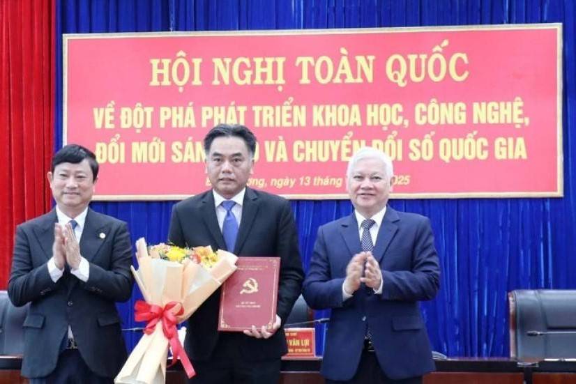 Công bố quyết định chuẩn y ông Nguyễn Lộc Hà làm Phó Bí thư Tỉnh ủy Bình Dương