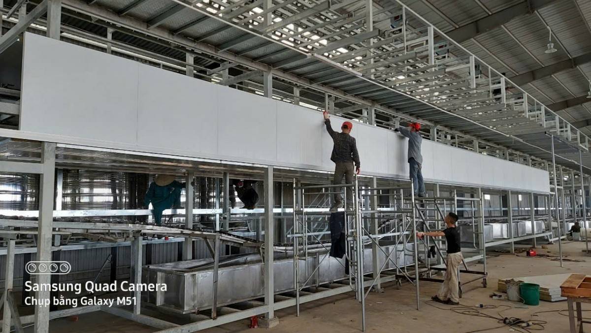 Sản phẩm chủ yếu của công ty là gia công cơ khí, cắt, uốn, dập, với công suất nhà máy lên đến 500 - 600 tấn/tháng.