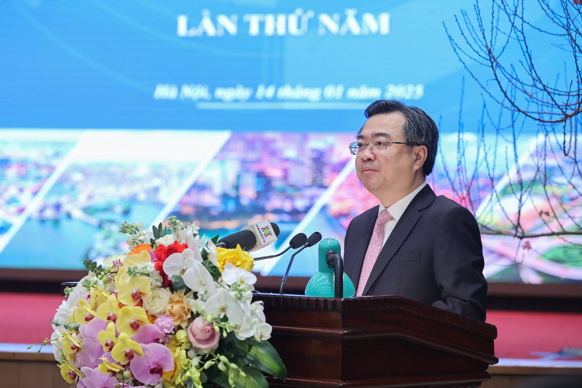 Bộ trưởng Bộ Xây dựng Nguyễn Thanh Nghị phát biểu tại hội nghị - Ảnh: VGP/Nhật Bắc