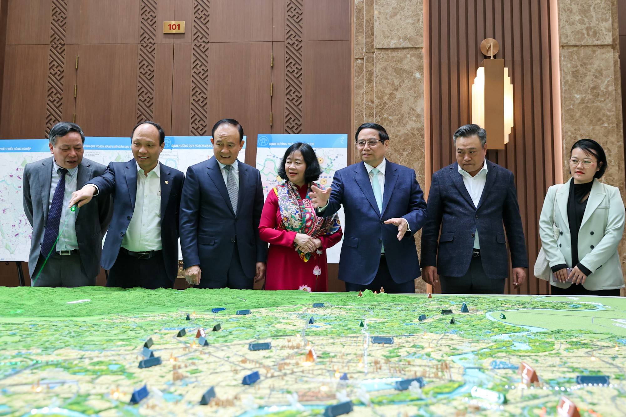 Thủ tướng: Hà Nội, Đồng bằng sông Hồng cần đột phá tăng trưởng 2 con số và cấp bách xử lý ô nhiễm