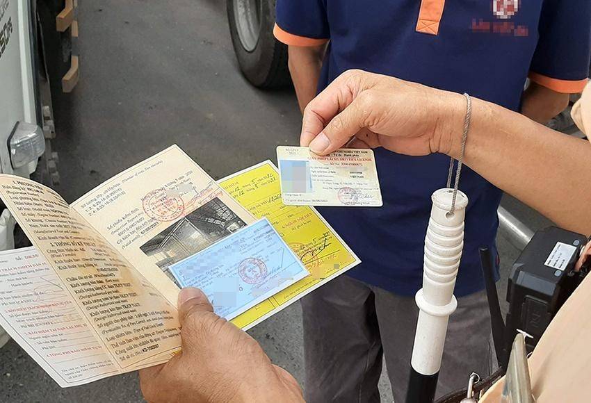 Những giấy tờ cần thiết khi tham gia giao thông từ năm 2025 người dân cần lưu ý
