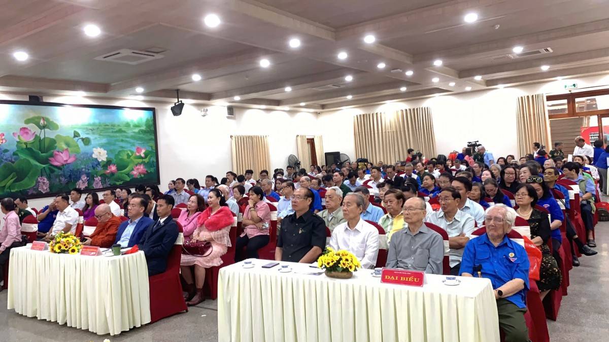 Toàn cảnh hội nghị.