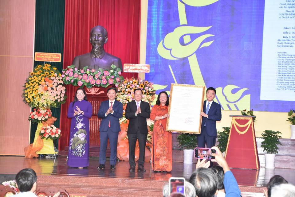 Bến Tre: Kỷ niệm 125 năm Ngày thành lập tỉnh và 65 năm Ngày Bến Tre Đồng Khởi