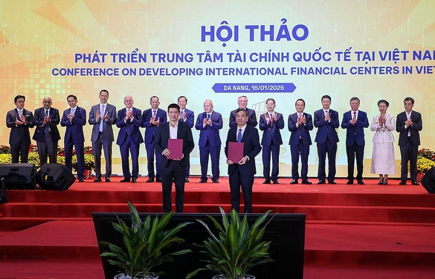 UBND thành phố trao biên bản ghi nhớ hợp tác với Tập đoàn Terne Holdings (Singapore)