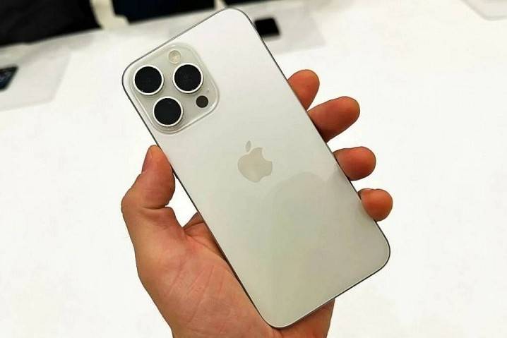 Giá iPhone 15 Pro tháng 1/2025: Từ 23,9 triệu đồng, giảm đến 5 triệu so với giá ra mắt