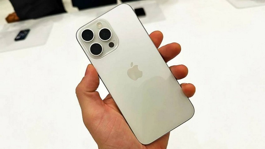 Giá iPhone 15 Pro tháng 1/2025: Từ 23,9 triệu đồng, giảm đến 5 triệu so với giá ra mắt
