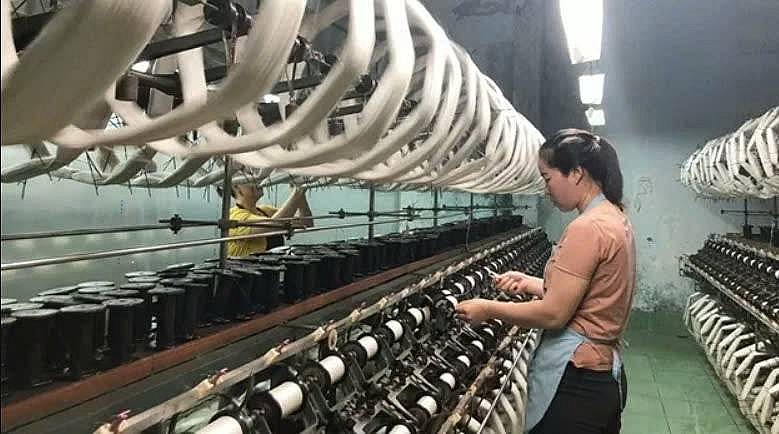 Tiết giảm chi phí giúp Công ty Cổ phần - Tổng Công ty Dâu tằm tơ Việt Nam vượt qua cơn “bĩ cực”. Tiết giảm chi phí giúp Công ty Cổ phần - Tổng Công ty Dâu tằm tơ Việt Nam vượt qua cơn “bĩ cực”.