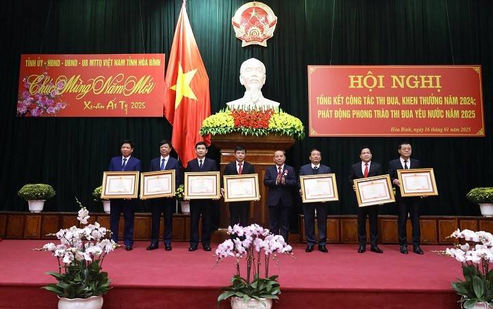 Hòa Bình: 26 tập thể, 152 cá nhân được khen thưởng cấp Nhà nước