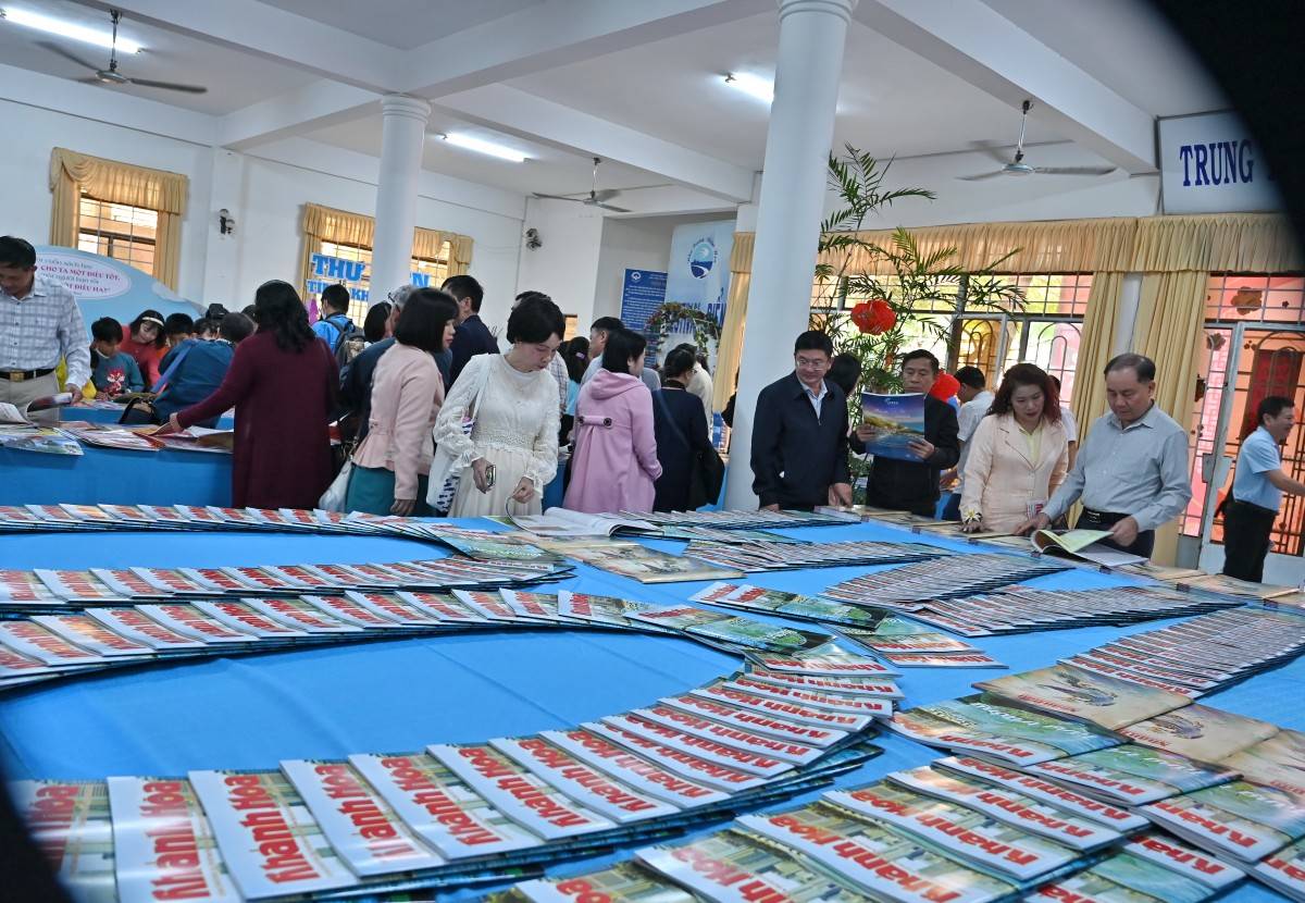 Hội báo Xuân Khánh Hòa 2025: Thu hút sự tham gia của hơn 200 đầu báo với trên 3.000 ấn phẩm Hội báo Xuân Khánh Hòa 2025: Thu hút sự tham gia của hơn 200 đầu báo với trên 3.000 ấn phẩm
