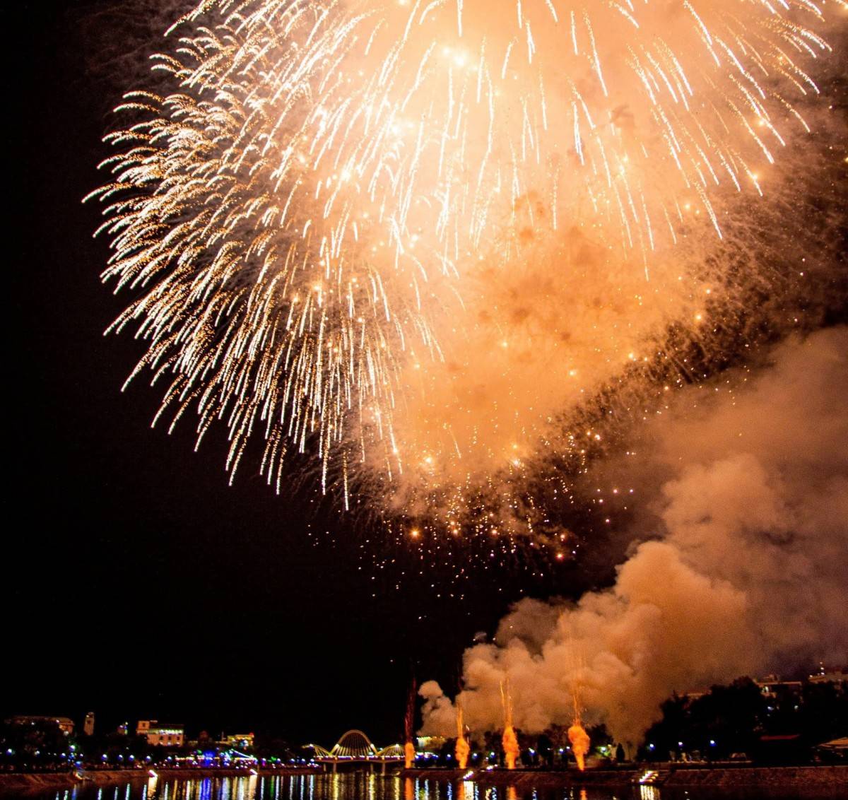 Hiệp hội Doanh nghiệp tỉnh Điện Biên tài trợ kinh phí bắn pháo hoa chào đón năm mới 2025