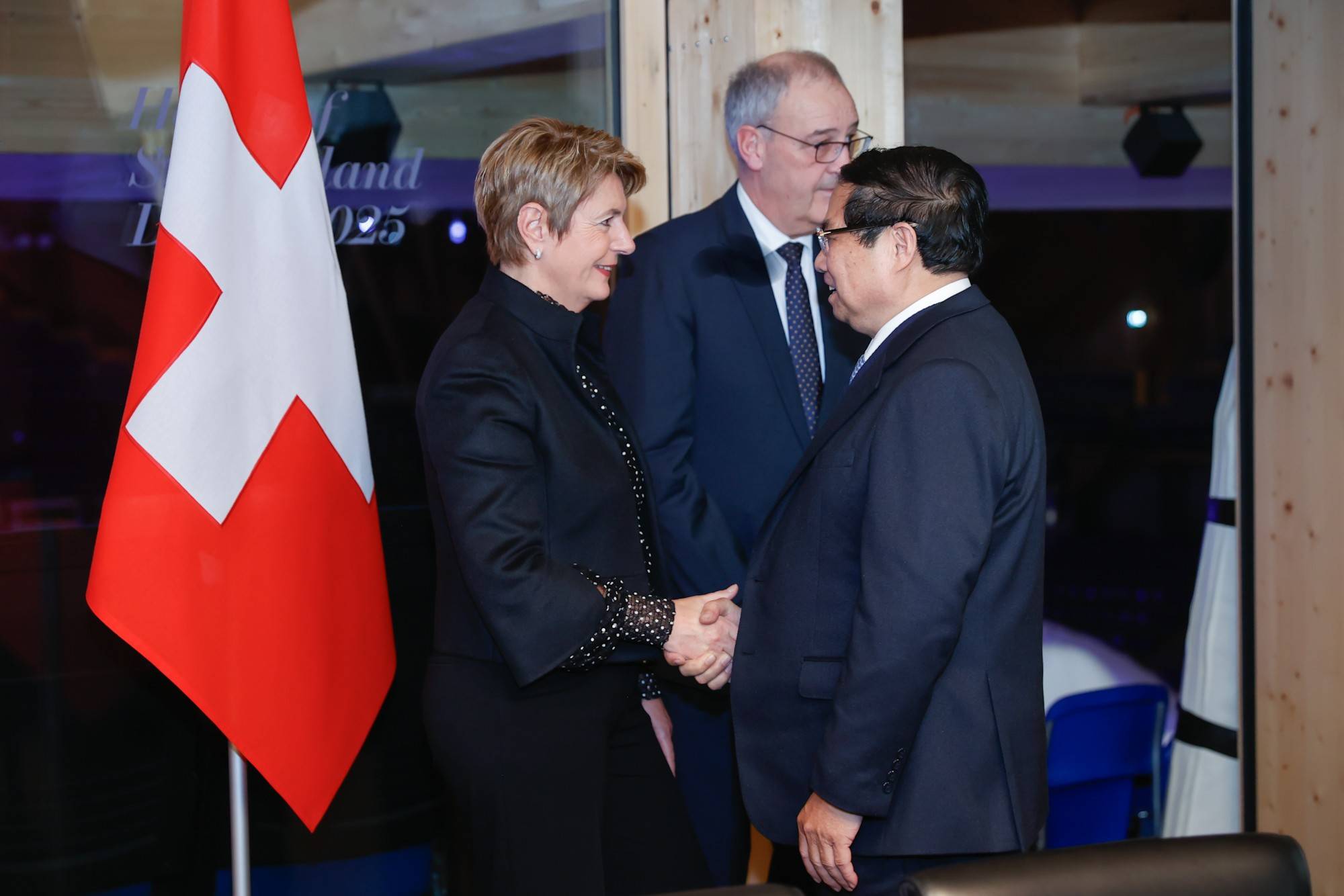 Thủ tướng Chính phủ Phạm Minh Chính và Tổng thống Thụy Sĩ Karin Keller-Sutter - Ảnh: VGP/Nhật Bắc