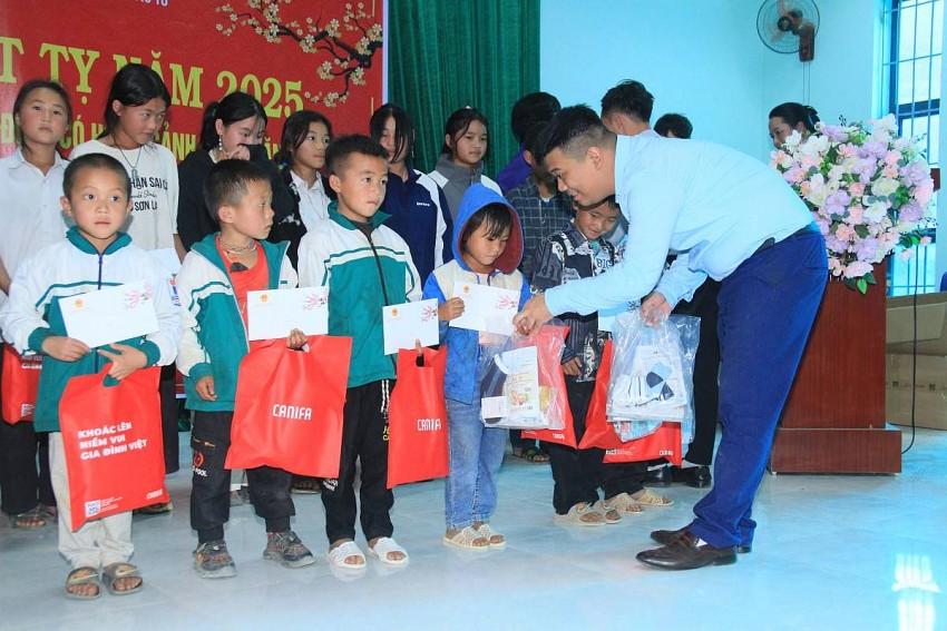 Bộ Kế hoạch và Đầu tư thực hiện chương trình thiện nguyện nhân dịp Tết Nguyên đán tại Sốp Cộp, Sơn La