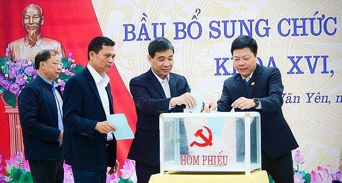 Yên Bái: Ông Hà Đức Anh được tín nhiệm bầu giữ chức Bí thư Huyện ủy Văn Yên