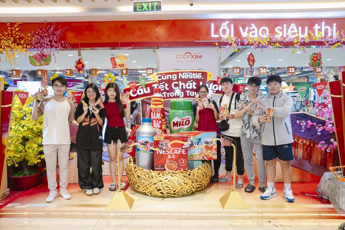 Hơn 70.000 gia đình Việt cùng Nestlé “Cầu Tết Chất Lượng” trong tay Hơn 70.000 gia đình Việt cùng Nestlé “Cầu Tết Chất Lượng” trong tay