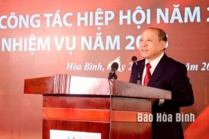 Chủ tịch UBND tỉnh Bùi Đức Hinh: Hiệp hội Doanh nghiệp tỉnh Hòa Bình tiếp tục nắm bắt cơ hội mới, đóng góp vào sự phát triển của tỉnh