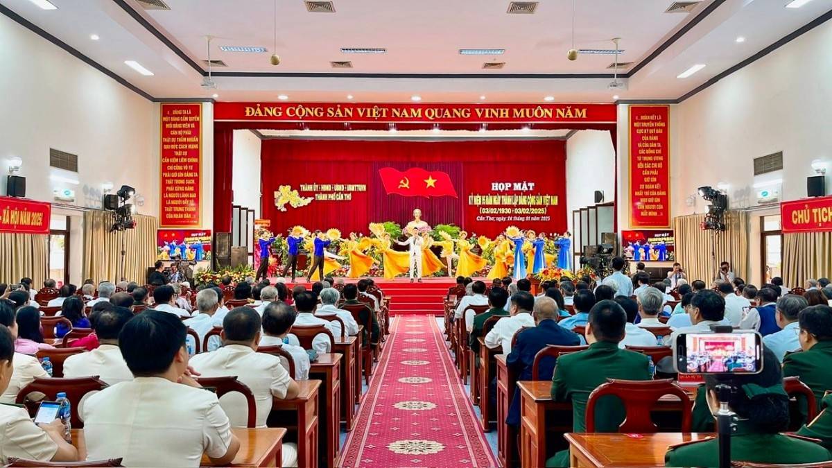 Quang cảnh tại buổi họp mặt (CLO)