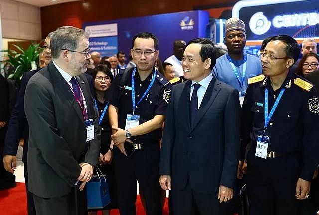 Hải quan thế giới 2025: Cam kết thực hiện nhiệm vụ vì mục tiêu Hiệu quả, An ninh và Thịnh vượng Hải quan thế giới 2025: Cam kết thực hiện nhiệm vụ vì mục tiêu hiệu quả, an ninh và thịnh vượng