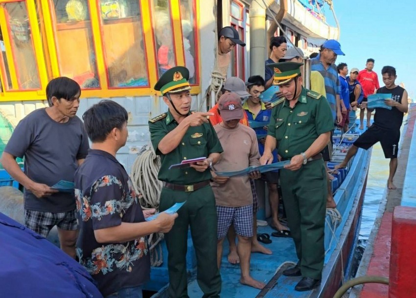 Kỷ luật nghiêm lực lượng chức năng bao che, tiếp tay cho hành vi khai thác IUU Kỷ luật nghiêm lực lượng chức năng bao che, tiếp tay cho hành vi khai thác IUU