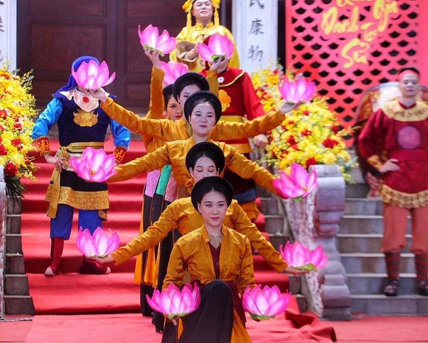 Đầu Xuân thưởng ngoạn nét văn hóa lịch sử tại Thăng Long tứ trấn