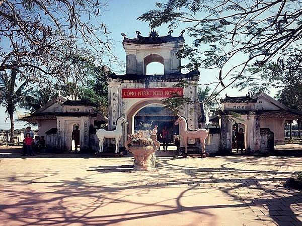 Đầu Xuân thưởng ngoạn nét văn hóa lịch sử tại Thăng Long tứ trấn