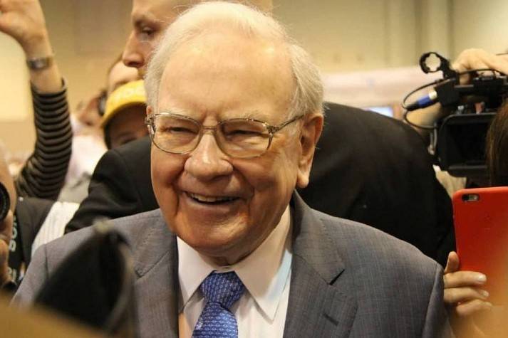 2 lời khuyên về đầu tư vào AI áp dụng từ Warren Buffett