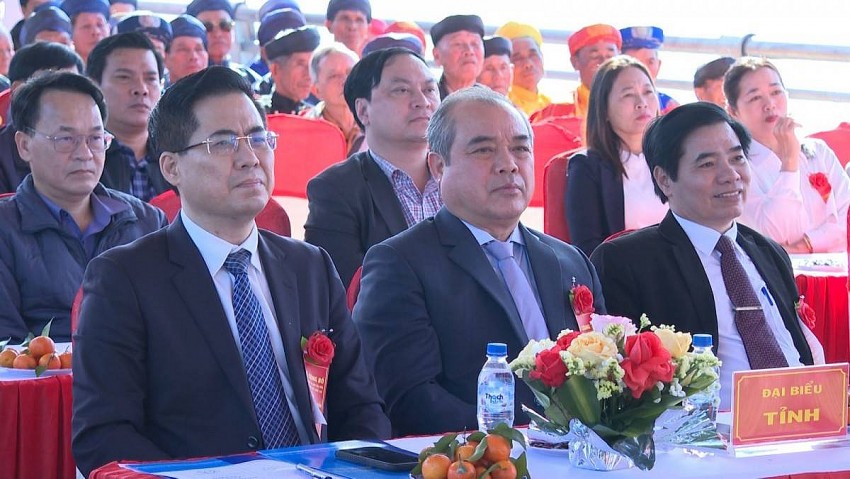 Lãnh đạo tỉnh Quảng Ngãi và các sở, ngành dự lễ