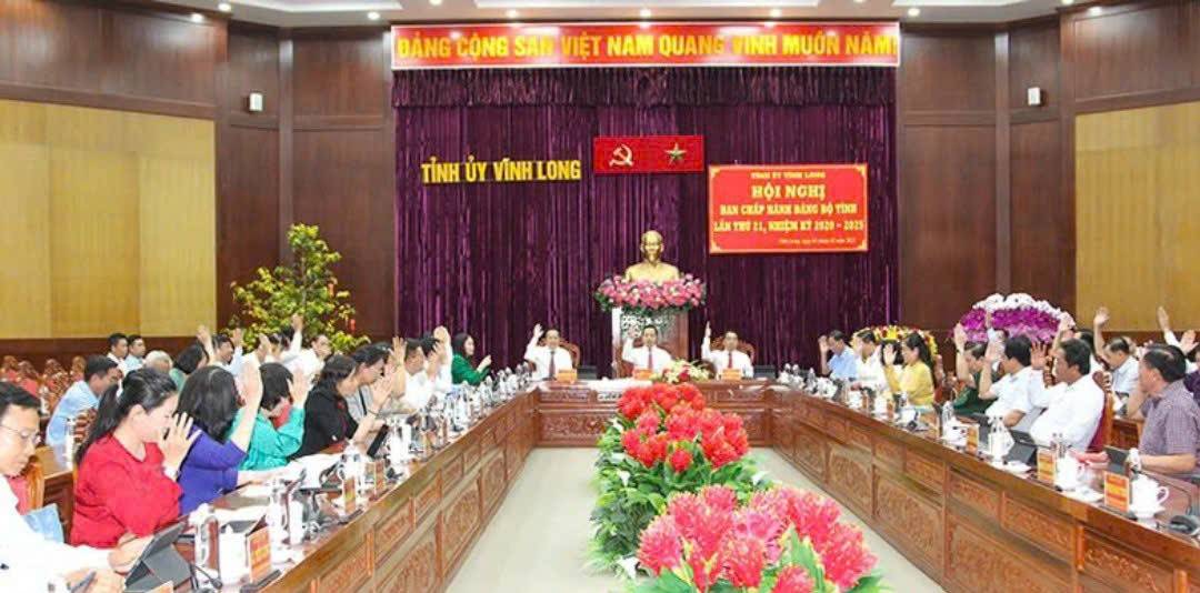 Thống nhất cao việc sáp nhập và tinh gọn bộ máy.