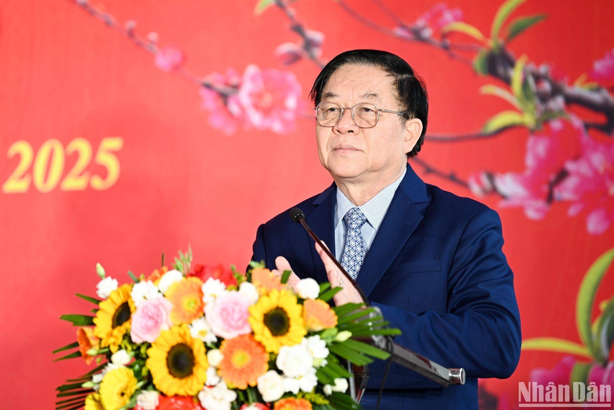 Đồng chí Nguyễn Trọng Nghĩa, Ủy viên Bộ Chính trị, Bí thư Trung ương Đảng, Trưởng Ban Tuyên giáo và Dân vận Trung ương phát biểu chỉ đạo Hội nghị giao ban báo chí đầu Xuân Ất Tỵ 2025. (Ảnh: THẾ ĐẠI) Đồng chí Nguyễn Trọng Nghĩa, Ủy viên Bộ Chính trị, Bí thư Trung ương Đảng, Trưởng Ban Tuyên giáo và Dân vận Trung ương phát biểu chỉ đạo Hội nghị giao ban báo chí đầu Xuân Ất Tỵ 2025. (Ảnh: THẾ ĐẠI)