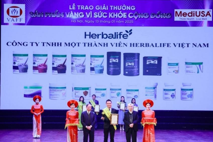 Herbalife Việt Nam nhận giải thưởng "Sản phẩm Vàng vì sức khỏe cộng đồng" lần thứ 10 liên tiếp