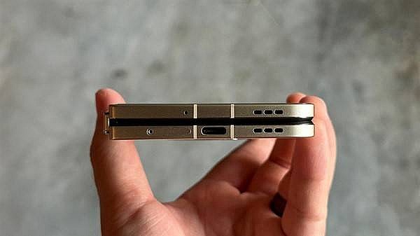 Thông báo của Oppo trên nền tảng Weibo cho biết chiếc điện thoại mỏng nhất thế giới sẽ ra mắt vào 2 tuần tới.