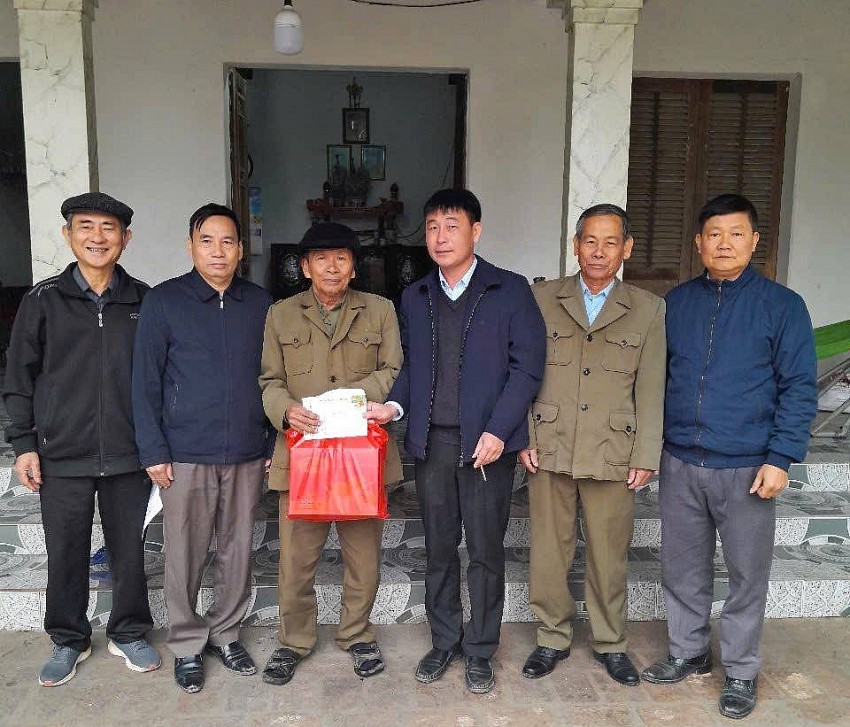 Hiệp hội doanh nghiệp Tuyên Quang trao tặng quà cho nạn nhân chất độc da cam có hoàn cảnh khó khăn