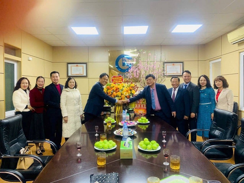 Chủ tịch Hiệp hội doanh nghiệp tỉnh Bắc Giang thăm và chúc tết các doanh nghiệp