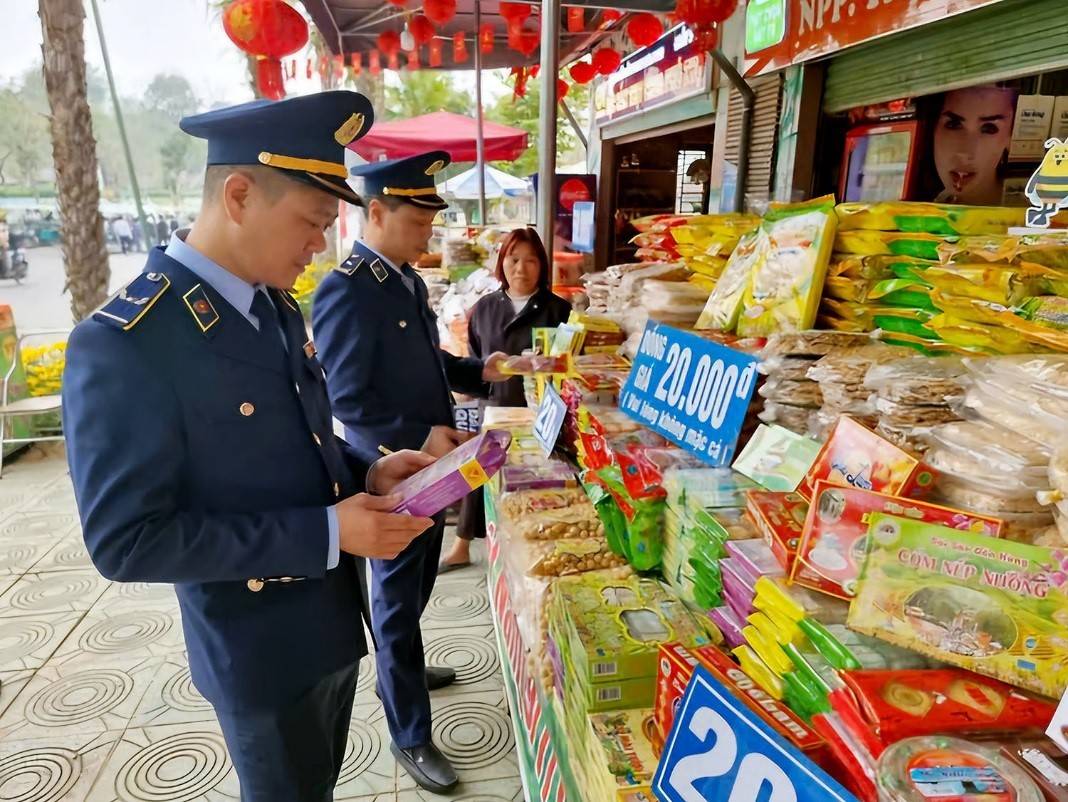 Phú Thọ: Tăng cường kiểm tra thị trường trong Lễ hội Xuân 2025