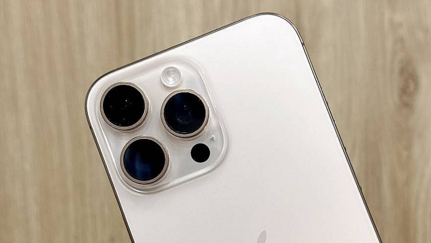 So sánh Galaxy S25 Ultra và iPhone 16 Pro Max: Đâu là lựa chọn đáng giá nhất ? So sánh Galaxy S25 Ultra và iPhone 16 Pro Max: Đâu là lựa chọn đáng giá nhất ?