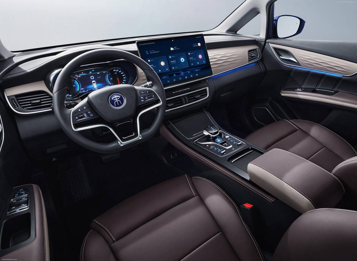 Top 10 mẫu xe MPV đắt đỏ được doanh nhân Trung Quốc ưa chuộng