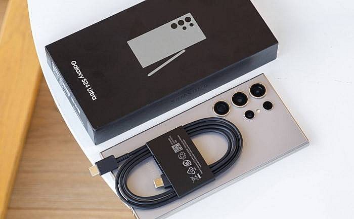  Samsung S24 Ultra là chiếc điện thoại nhận được nhiều sự quan tâm nhất khi mức giá đã giảm mạnh