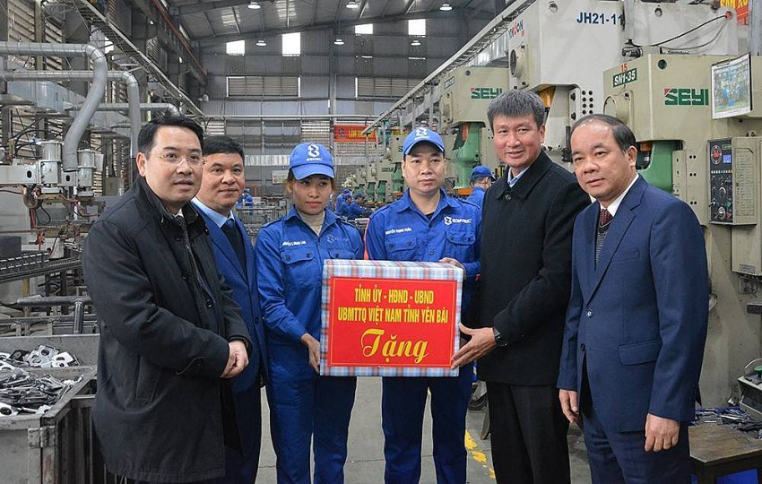 Yên Bái: Khối doanh nghiệp phát động thi đua đẩy mạnh sản xuất kinh doanh năm 2025