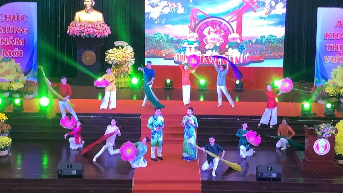 Đồng Tháp: Hành trình vươn lên mạnh mẽ - Gắn kết đồng hương xa quê